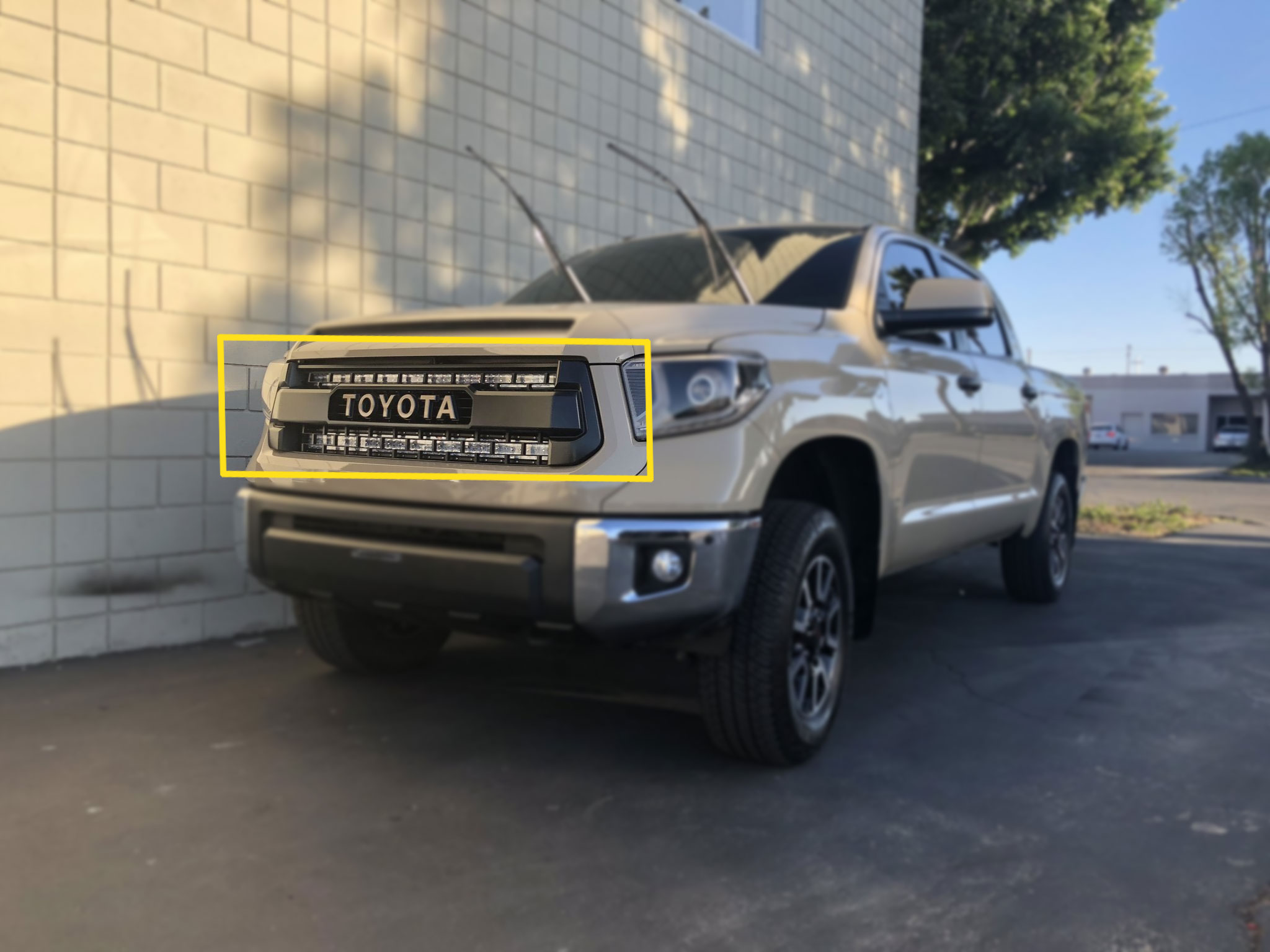 Cali Raised Toyota Tundra 42 Inch Hidden Grille Curved Led Light Bar Combo 2014+ Cali Raised Toyota Tundra 42 Inch Hidden Grille Curved Led Light Bar Combo 2014+